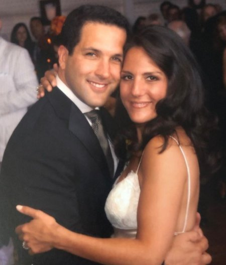 Sharri é casada com o segundo cônjuge Adam Schefter há anos.