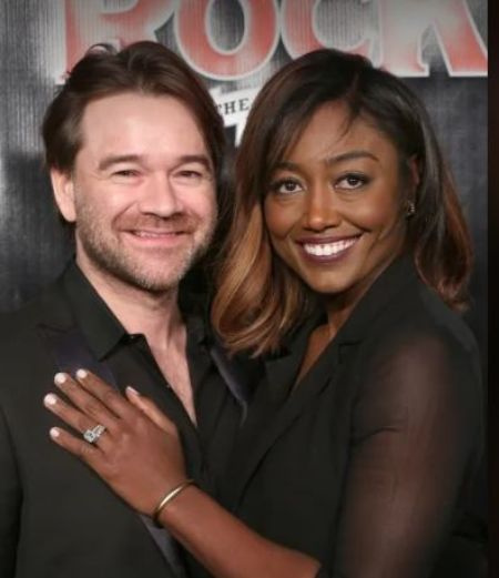   L'attrice Mockinjay di Hunger Games Patina Miller con suo marito e uomo d'affari nato nel New Jersey, David Mars.