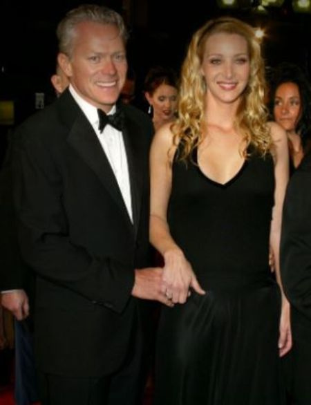   La actriz de Friends Lisa Kudrow con su esposo e inmigrante francés convertido en empresario estadounidense, Michel.