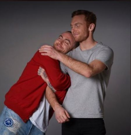 El difunto cantante conocido por el álbum Swimming Mac Miller con su hermano mayor Miller McCormick