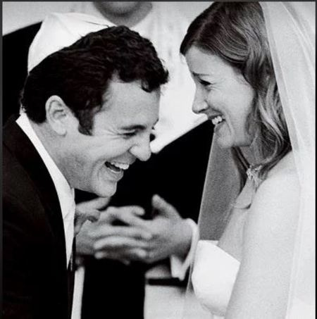 Jennifer Lynn Stone se casó con Fred Savage en agosto de 2007.