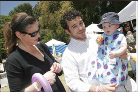 Jennifer Lynn Stone con su esposo, Fred Savage, tiene tres hijos.