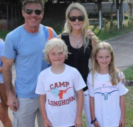   El actor de Parent Trap Dennis Quaid con su hijo, Thomas Boone Quaid, su ex esposa, Kimberly, y su hija Zoe