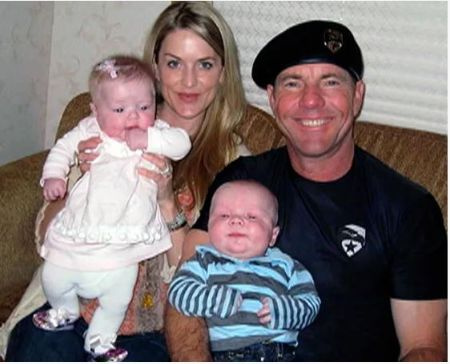   Dennis Quaid con su ex esposa Kimberly y sus hijos gemelos Thomas y Zoe