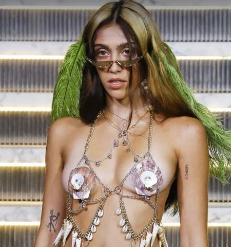 Hermana de Estere Ciccone, Lourdes ha protagonizado campañas de la talla de Miu Miu y Stella McCartney, desfilando en Gypsy Sport's New York Fashion Week show and sitting front row of Burberry, Proenza Schouler and Alexander Wang.