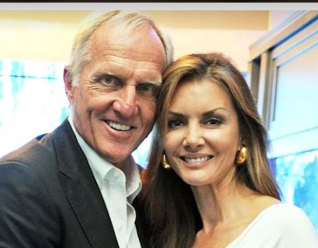   L'ex vincitore di tornei di golf importanti Greg Norman con la sua attuale moglie Kirsten Kutner