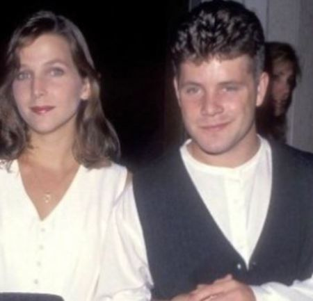   La esposa de Sean Astin, Christine Harrell, solía trabajar en una agencia de talentos especiales en Beverly Hills.