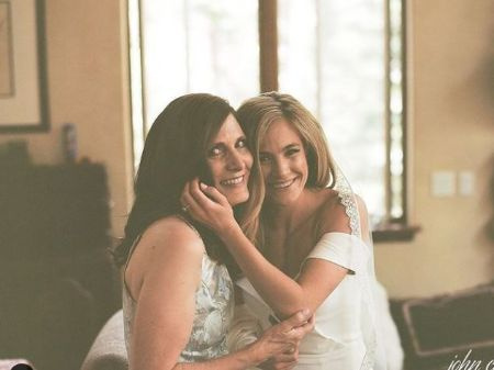   Camelia con su hija Sarah Sutherland