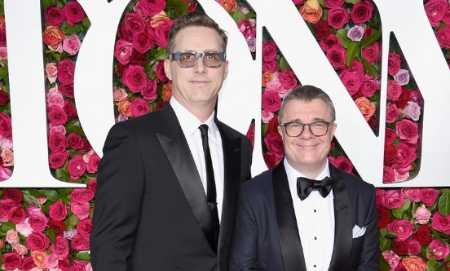 Devlin Elliott e marido, Nathan Lane tem um patrimônio líquido combinado de US $ 40 milhões