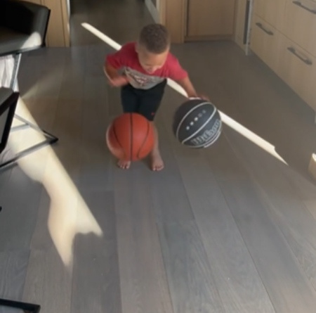   Canon jugando dos baloncesto a la vez