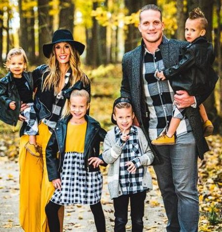   Laura Quinn Hawk con la sua famiglia.