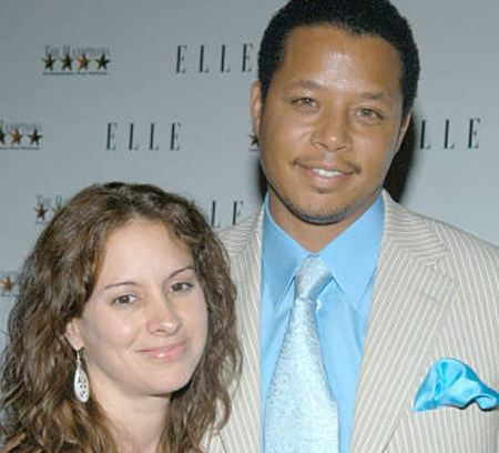 Lori McComass se casou com Terrence Howard primeiro em 1989, mas se divorciou dele em 2003. Ela, no entanto, se casou com ele novamente em 2005, mas se divorciou mais uma vez em 2008.