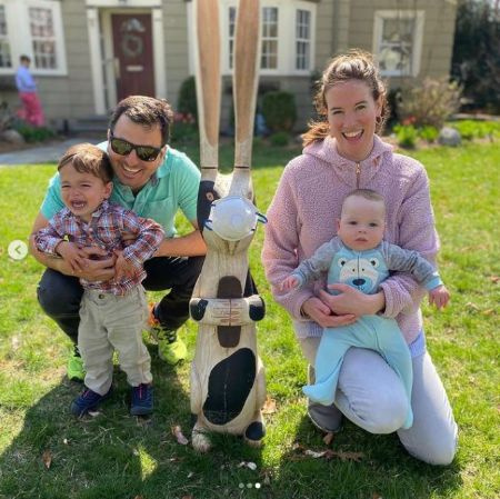   Eric Chemi con sua moglie Kelly Evans e due figli