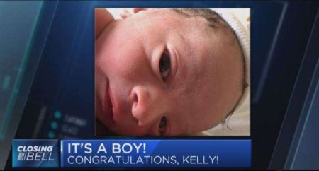   La CNBC si è congratulata con Kelly ed Eric per la nascita del loro primo figlio