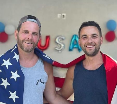   David Janet, mentre era al college, era uno studente della Dean List.