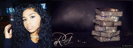   La proprietaria della linea di gioielli Vanessa Posso e un set di gioielli dal suo negozio, Its Rich Girlz.