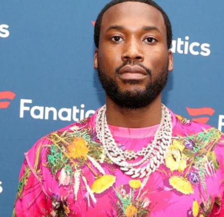   Vanessa Posso, cantante e titolare della linea di gioielli Going Bad's ex-boyfriend, Meek Mill.