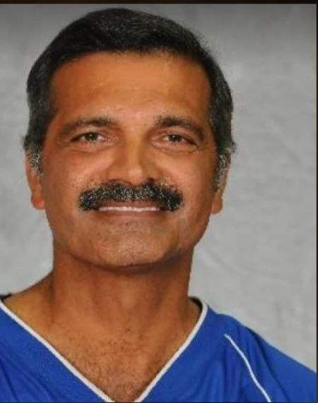   Nato a New Orleans, Burzis Kanga è l'ex marito della NBC Today's host, Hoda Kotb.