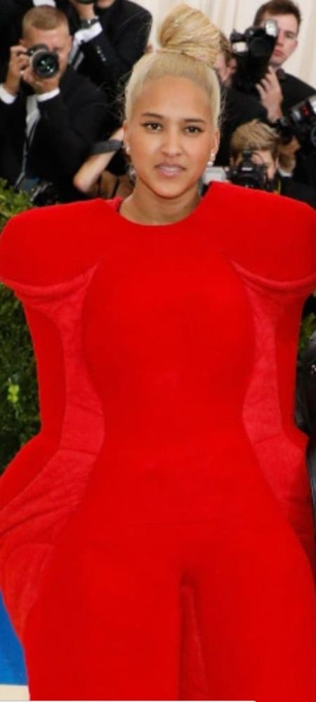 La stilista Helen Lasichanh