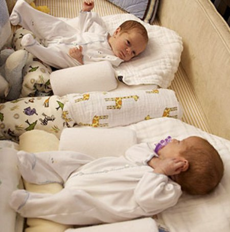   Max Sheen wurde als Zwilling geboren