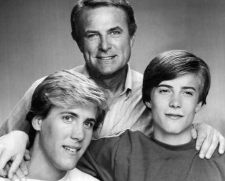   Conrad con suo padre e suo fratello