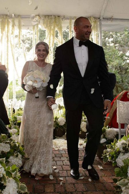 Ex-marido Dave Bautista e Sarah Jade em seu casamento em 2015