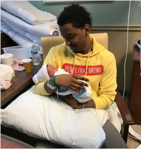 Amarie a accueilli une fille India avec son petit ami Bubba