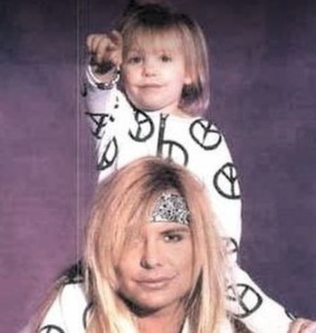 Cantor exposto Vince Neil com sua filha Skylar, que morreu aos quatro anos