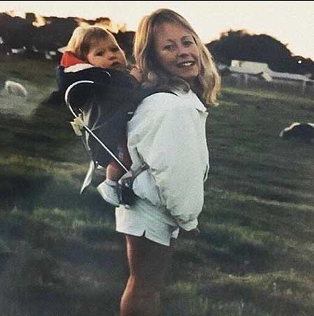  Jacelyn Reeves con su hijo, Scott Eastwood