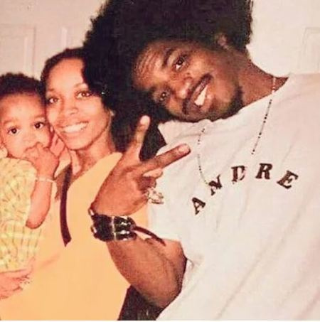 Seven Sirius Benjamin de niño con su madre Erykah Badu y su padre, Andre 3000.