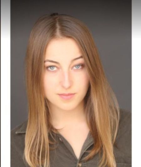 Star Trek Generations-Schauspieler Jonathan Frakes' daughter Elizabeth Frakes' theater headshot.