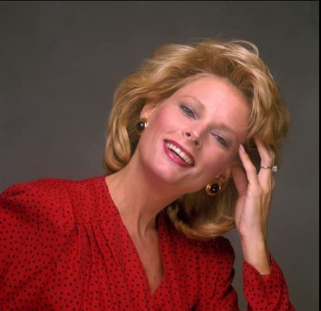   Jacqueline Ray posando para foto