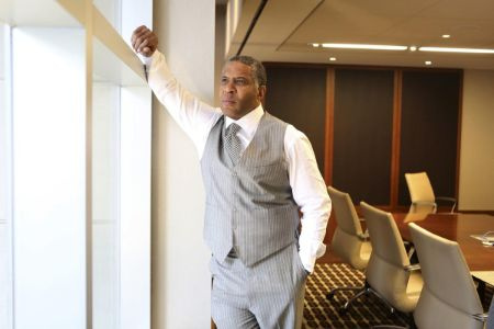 Suzanne estaba casada con el inversionista Robert F. Smith