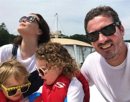 Lula com seu pai David, irmão e mãe