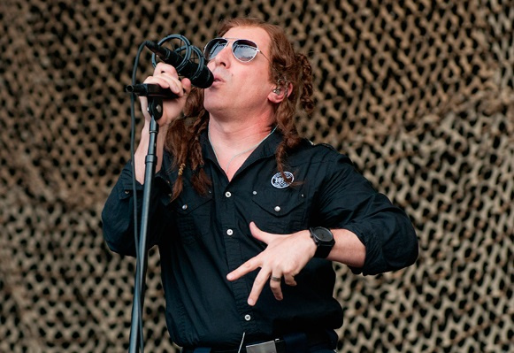 El cantante y compositor Maynard James Keenan es el cantante principal de Tool