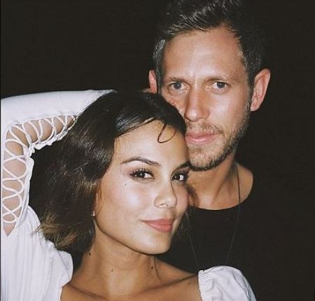La actriz de Dynasty, Nathalie Kelley, con su exmarido, el DJ Jordy Burrows.