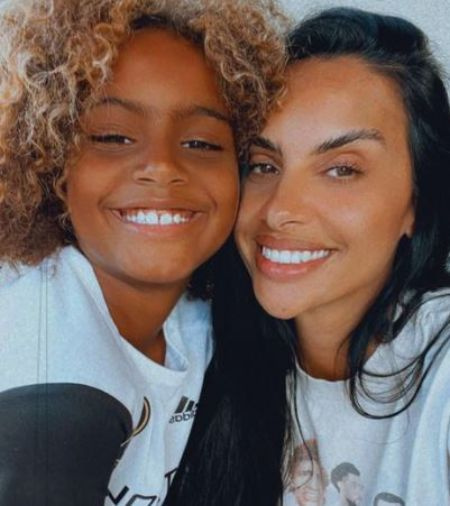   La ex modelo nacida en Los Ángeles Johanna con su hija Savanna