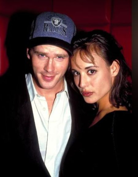 Dominique Elwes' father and the Saw actor, Carey Elwes and her mother and a photographer, Lisa Marie Kurbikoff.