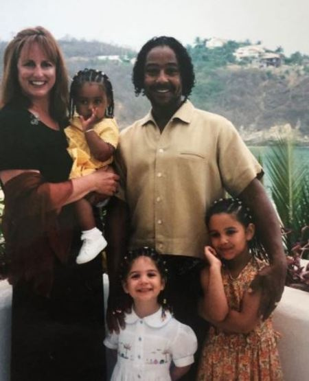 Joy McManigal con su ex esposo, Giancarlo, tiene cuatro hijas llamadas Kale Lyn Esposito, Syrlucia Esposito, Ruby Esposito y Shayne Lyra Esposito.