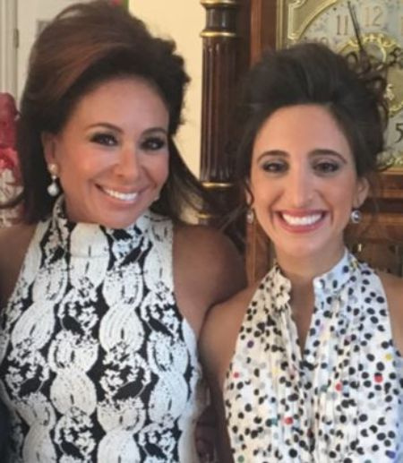  Fox News mostra Giustizia con la star del giudice Jeanine, Jeanine Pirro con sua figlia e avvocato, Christi Pirro.