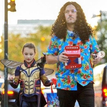 Darby Rudd celebra Halloween con su padre Paul