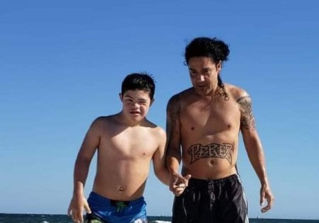 Pérez tiene un hijo con su segunda esposa Venessa.