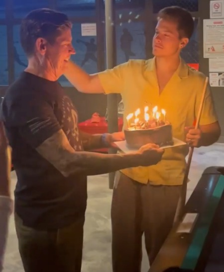 Matthew Sprouse comemora seu aniversário em novembro