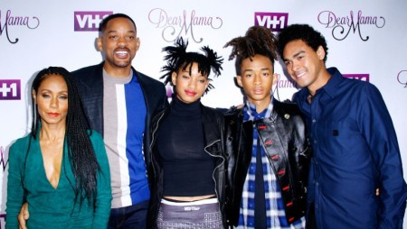 De izquierda a derecha (Jada, Will, Willow, Jaden y Trey)