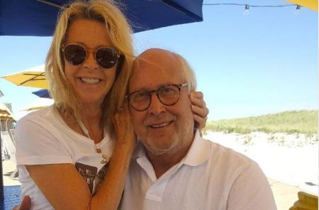 Quem é Jayni Chase? Tudo sobre a esposa de Chevy Chase