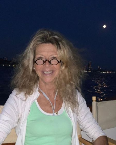 Jayni é atriz e ativista também