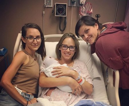   Emily Frlekin tiene una hija con su esposo.