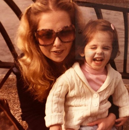 Sara Michelle Gellar's mother.