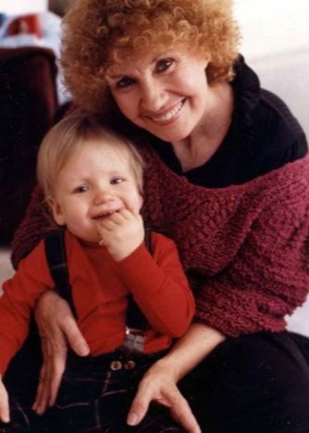   Con il suo defunto marito, Bob, Dreama ha avuto un figlio Colin Osborne Denver, nato l'11 gennaio 1984 a Santa Barbara, in California.