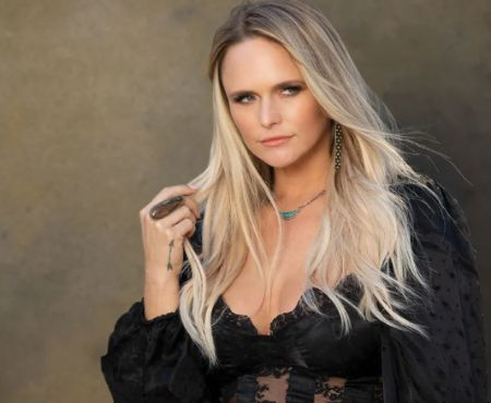 Questo Lambert è un cantante e chitarrista americano di canzoni country